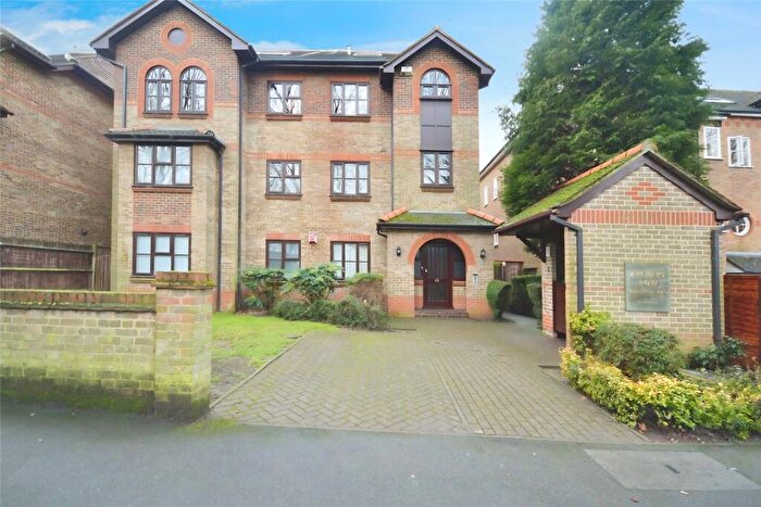 2 Bedroom Flat To Rent In Overton Road, Sutton, Surrey, SM2