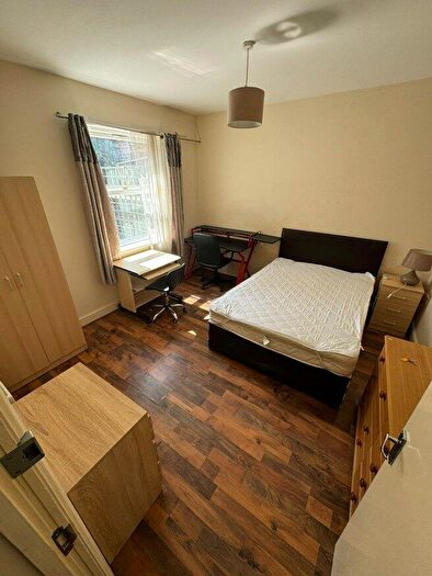 4 Bedroom Flat To Rent In Queen Anne Street, ST4