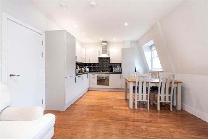 2 Bedroom Flat To Rent In Kingsland High Street, Dalston Kingsland, E8