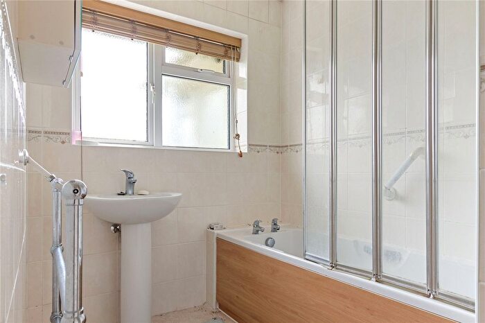 3 Bedroom Bungalow For Sale In Pescotts Close, Birdham, Chichester, West Sussex, PO20