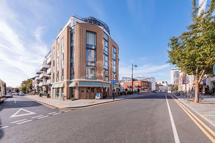 2 Bedroom Flat For Sale In Bridge Avenue, Maidenhead, SL6
