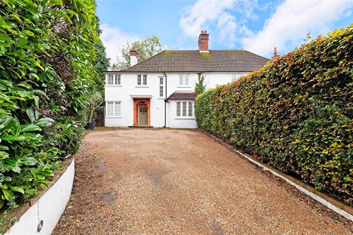 4 Bedroom Semi Detached House For Sale In Kingswood Road, Tadworth, KT20