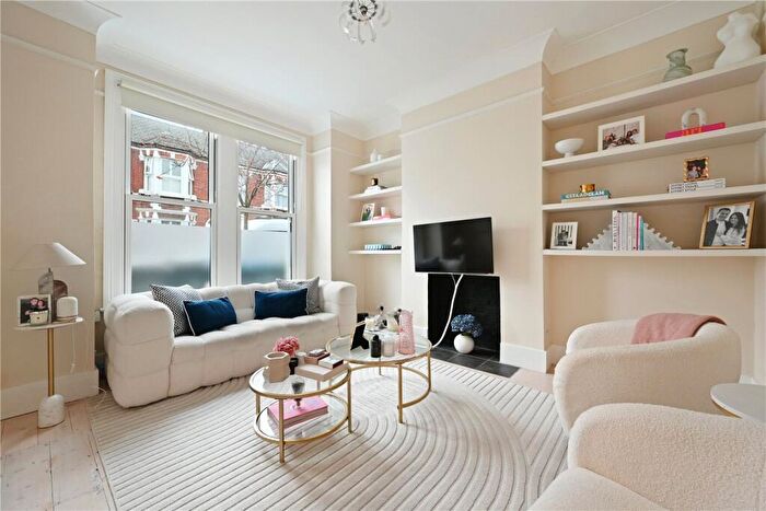 1 Bedroom Apartment To Rent In Kenilworth Road, London, NW6