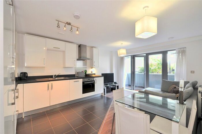 2 Bedroom Flat To Rent In Vernon Road, London E3