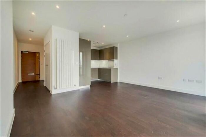 2 Bedroom Flat To Rent In Duncombe House, Victory Parade, London, SE18