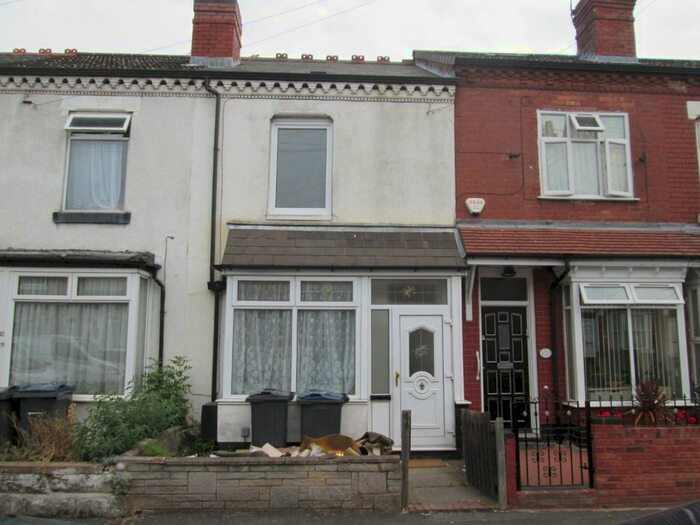 3 Bedroom Semi-Detached House To Rent In Solihull Road, Sparkhill, Birmingham, B11