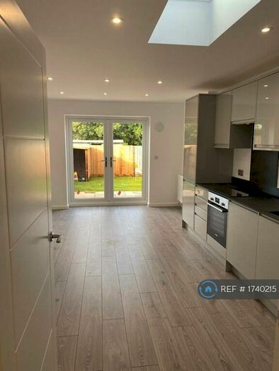 1 Bedroom Flat To Rent In Newmarket Road, Cambridge, CB5