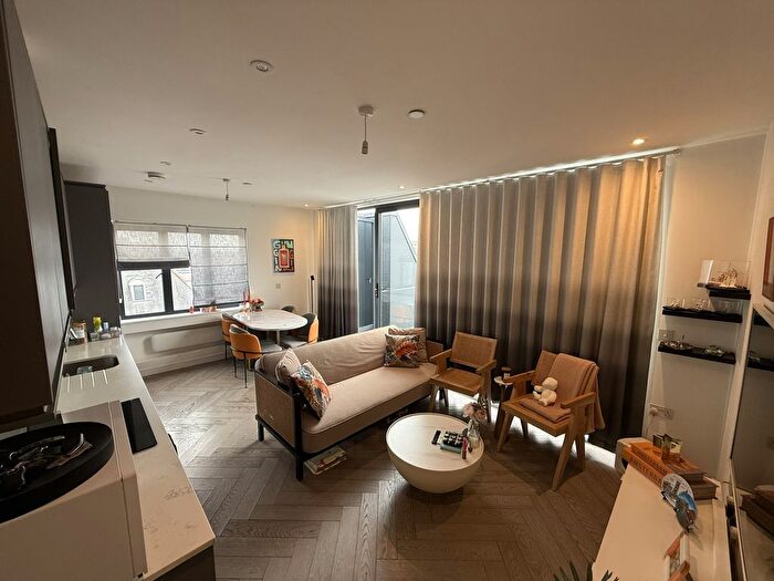 2 Bedroom Property To Rent In Wellington Street, Slough, Berkshire, SL1