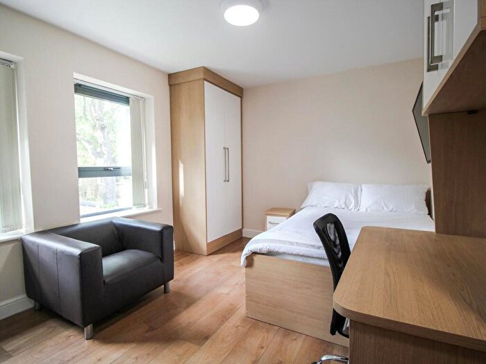 Apartment To Rent In Apt, Lofthouse Residence #, LS2