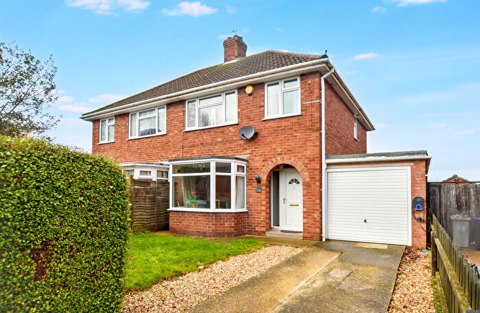 3 Bedroom Semi-Detached House For Sale In Holmes Close, Louth, LN11