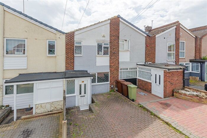 3 Bedroom Terraced House For Sale In Seagull Road, Strood, Rochester, Kent, ME2