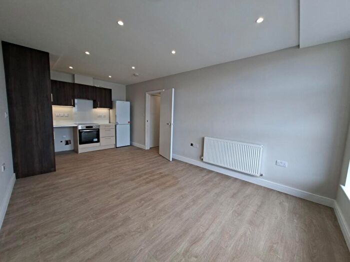 2 Bedroom Apartment To Rent In High Street, Rayleigh, SS6