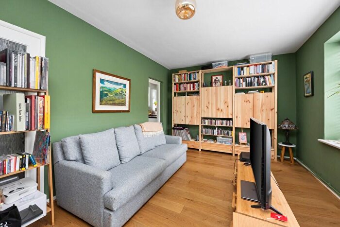 1 Bedroom Apartment For Sale In Holland Road, Hove, BN3