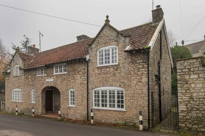 2 Bedroom House To Rent In High Street, Saltford, BS31
