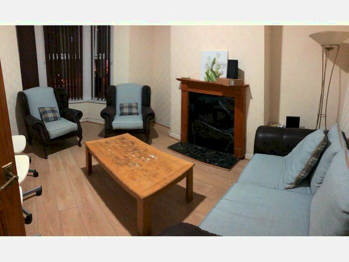 4 Bedroom Terraced House To Rent In North Road, Cathays, Cardiff, CF10