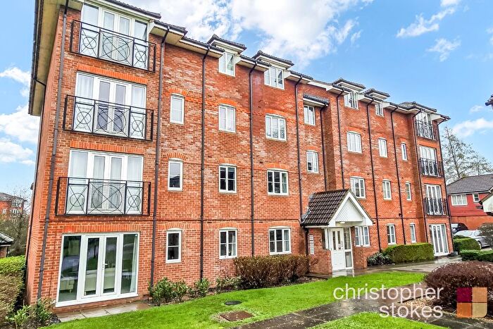 2 Bedroom Flat For Sale In Yukon Road, Broxbourne, Hertfordshire, EN10