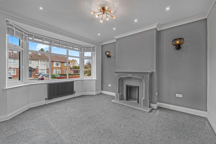 4 Bedroom Property To Rent In Woodyates Road, Canary Wharf, SE12