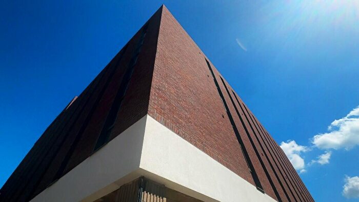 2 Bedroom Apartment For Sale In Sky Gardens, Liverpool, L22