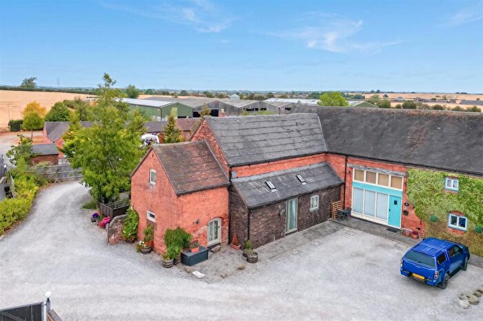 3 Bedroom Barn Conversion For Sale In Wigginton, Staffordshire, B79