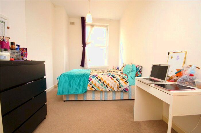 2 Bedroom Flat To Rent In Shepherds Bush Road, London, W6