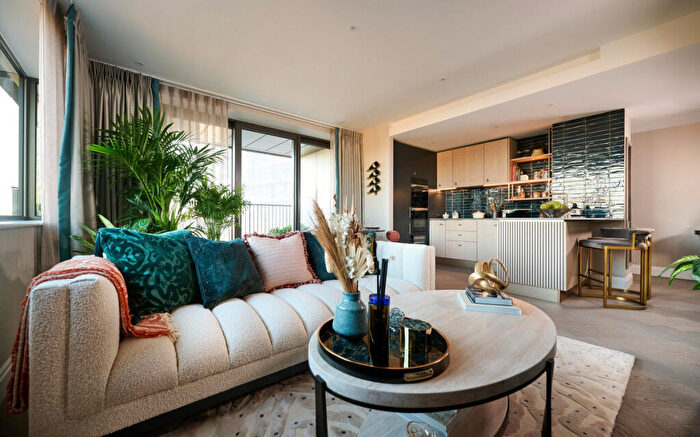 1 Bedroom Apartment For Sale In Chalk Farm Road, London, NW1