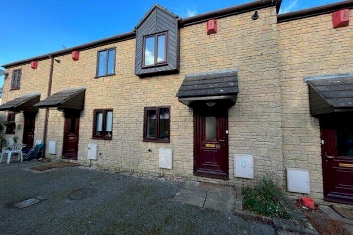 2 Bedroom Cottage To Rent In Fairwinds Close, Dronfield, S18