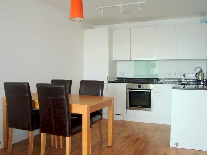 1 Bedroom Flat To Rent In Queensbridge Road, Bethnal Green, E2