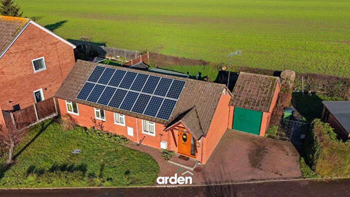 2 Bedroom Detached Bungalow For Sale In Meadow Road, Worcester, WR3