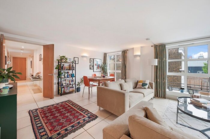 2 Bedroom Flat To Rent In Epstein Court, A Essex Road, N1