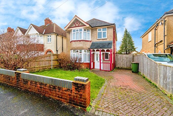 3 Bedroom Detached House For Sale In Cunard Avenue, Southampton, Hampshire, SO15