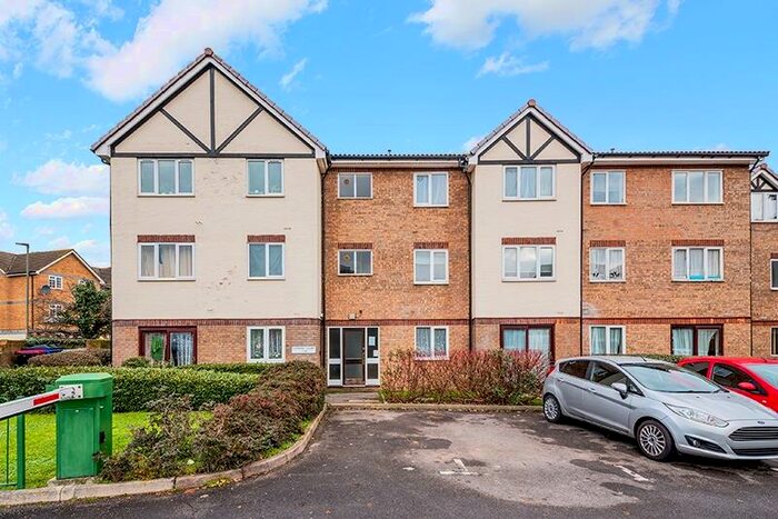 1 Bedroom Flat To Rent In Eagle Drive London, NW9