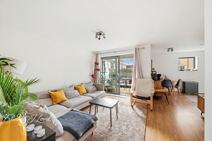 2 Bedroom Apartment For Sale In Heath Place, London, E3