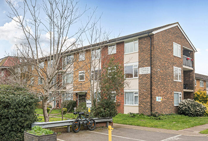 2 Bedroom Apartment For Sale In Imperial Gardens, Mitcham, CR4