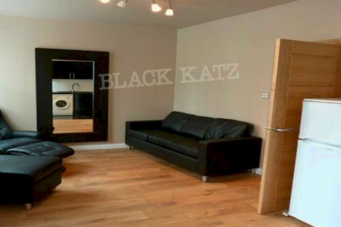 1 Bedroom Flat To Rent In King's Cross Road, London, WC1X