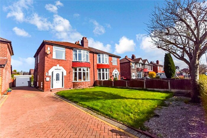 3 Bedroom Semi Detached House To Rent In Carrington Lane, Sale, Greater Manchester, M33