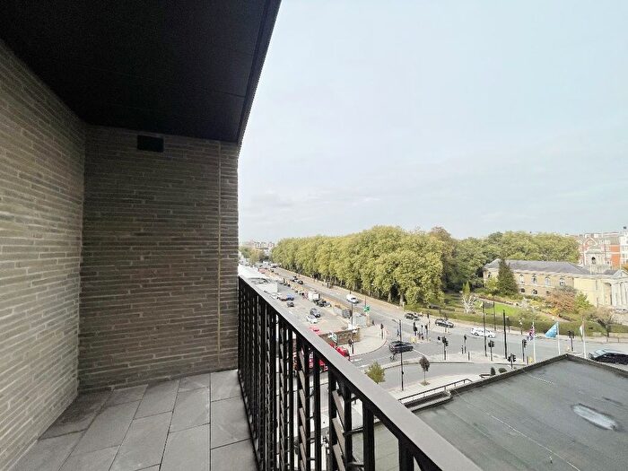 2 Bedroom Flat To Rent In St. Johns Wood Road, St. Johns Wood Road, London, NW8