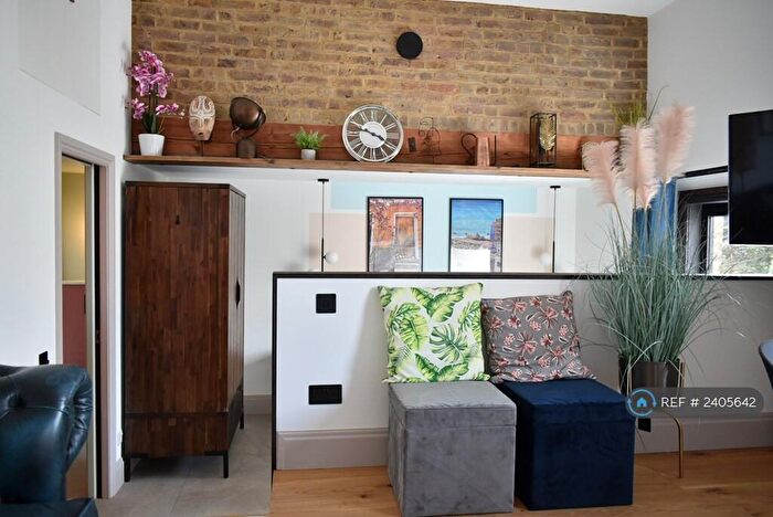 1 Bedroom Flat To Rent In King Charles Road, Surbiton, KT5