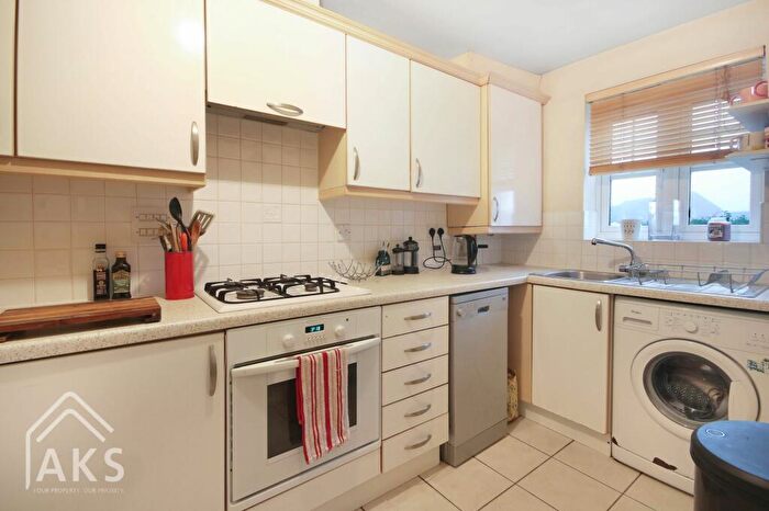3 Bedroom End Of Terrace House For Sale In Avon Way, Hilton, DE65