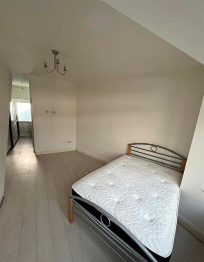 Studio To Rent In Blacksmiths Close, Romford, RM6