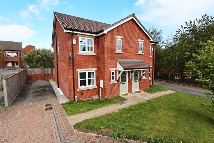 3 Bedroom Semi-Detached House For Sale In Thornhill View, Leeds, West Yorkshire, LS12