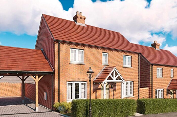 3 Bedroom Detached House For Sale In The Brooks, Clayhill Road, Burghfield Common, Reading, RG7