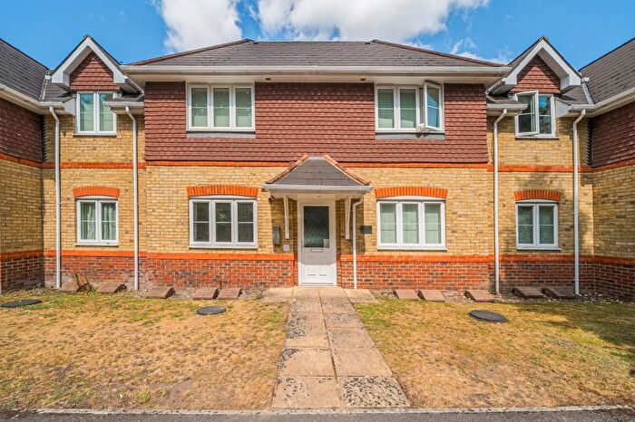 2 Bedroom Flat To Rent In Badgers Copse, Camberley, GU15