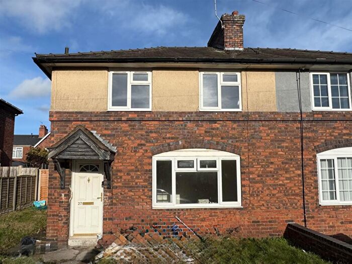 3 Bedroom Semi Detached House To Rent In Blowers Green Crescent, Dudley, DY2