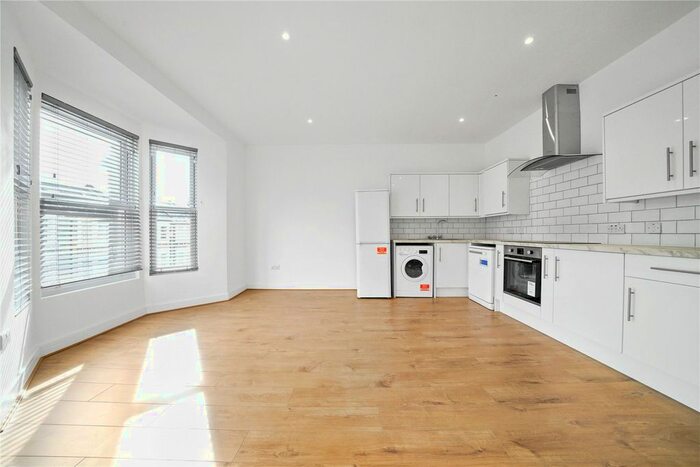 4 Bedroom Flat To Rent In Holmewood Road, Brixton, SW2