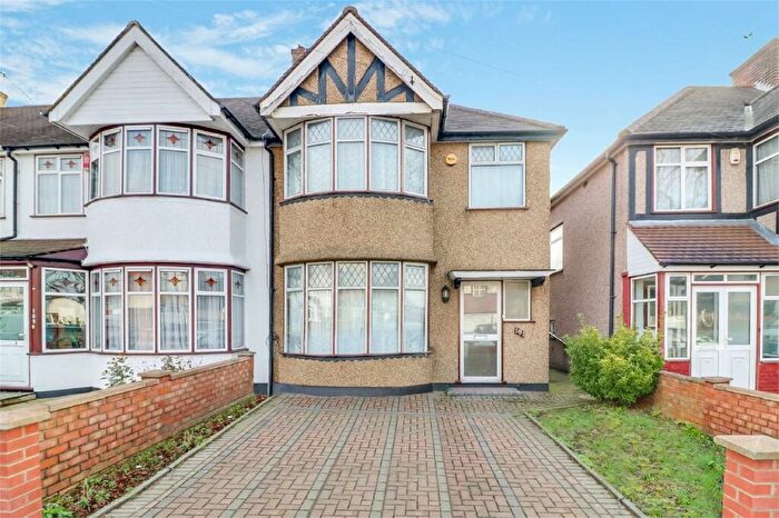 3 Bedroom End Of Terrace House To Rent In Princes Avenue, London, NW9