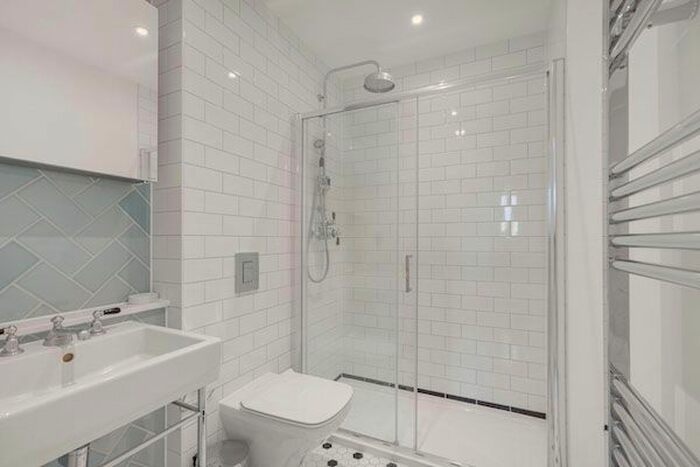 3 Bedroom Flat To Rent In Gorsuch Place, London, E2