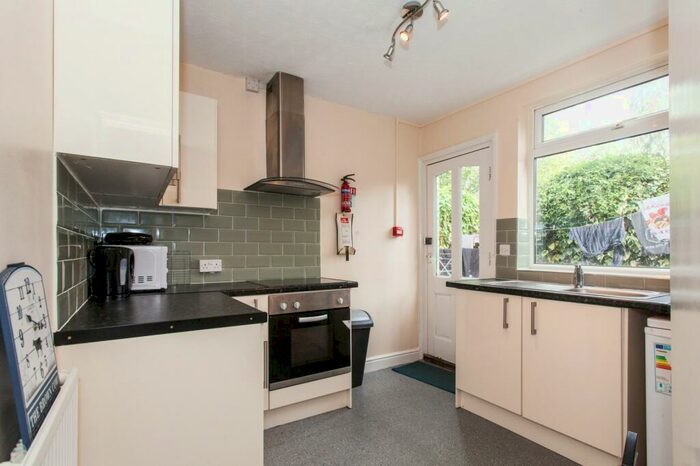 3 Bedroom Semi-Detached House To Rent In Harvey Goodwin Avenue, CB4