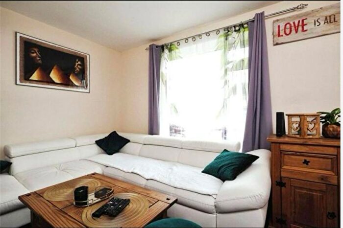 1 Bedroom Semi-Detached House To Rent In Failsworth Close, Nottingham, NG11