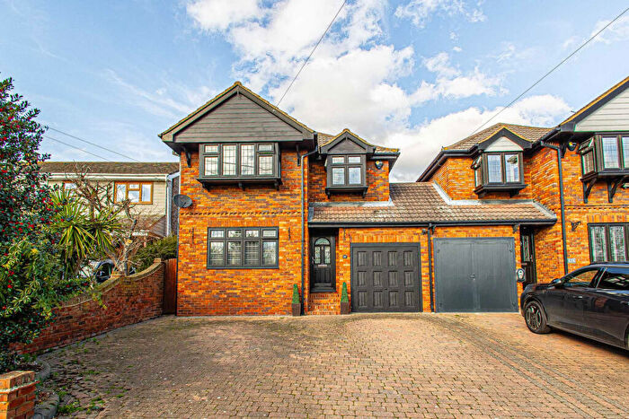 4 Bedroom Detached House For Sale In Kimberley Road, Benfleet, SS7