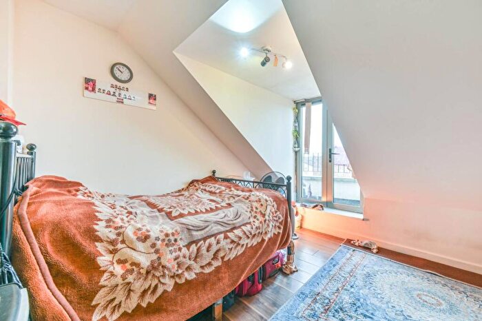 2 Bedroom Flat For Sale In Ealing Road, Wembley, HA0